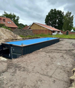 Piscina construida con contenedores marítimos de 30 pies - Imagen 2